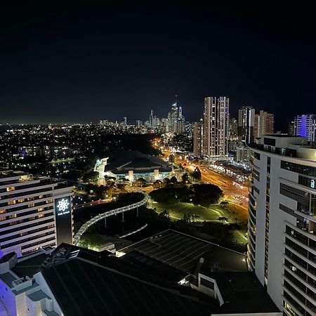 Lamour Ocean View Apartment I In Casino Broadbeach - Free Parking-195Cm Гоулд Коуст Екстериор снимка