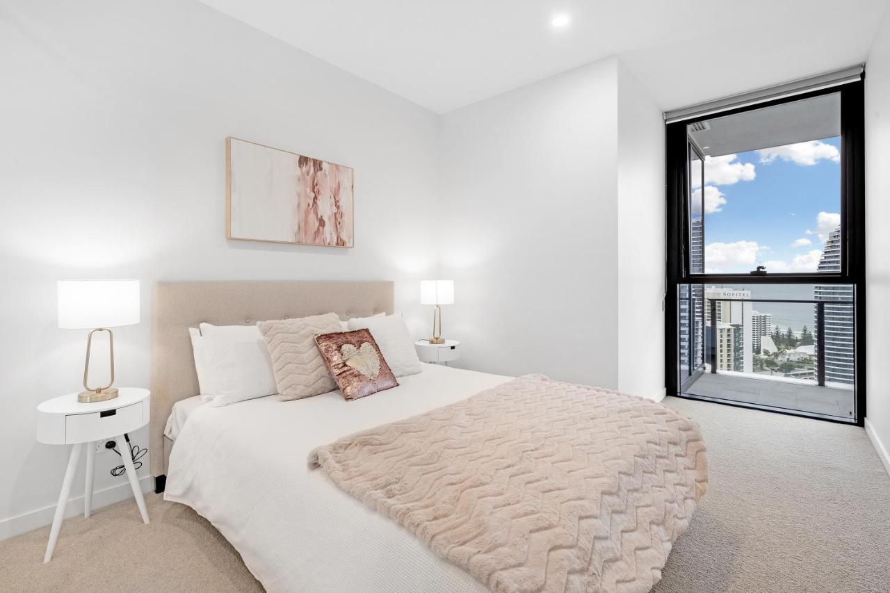 Lamour Ocean View Apartment I In Casino Broadbeach - Free Parking-195Cm Гоулд Коуст Екстериор снимка