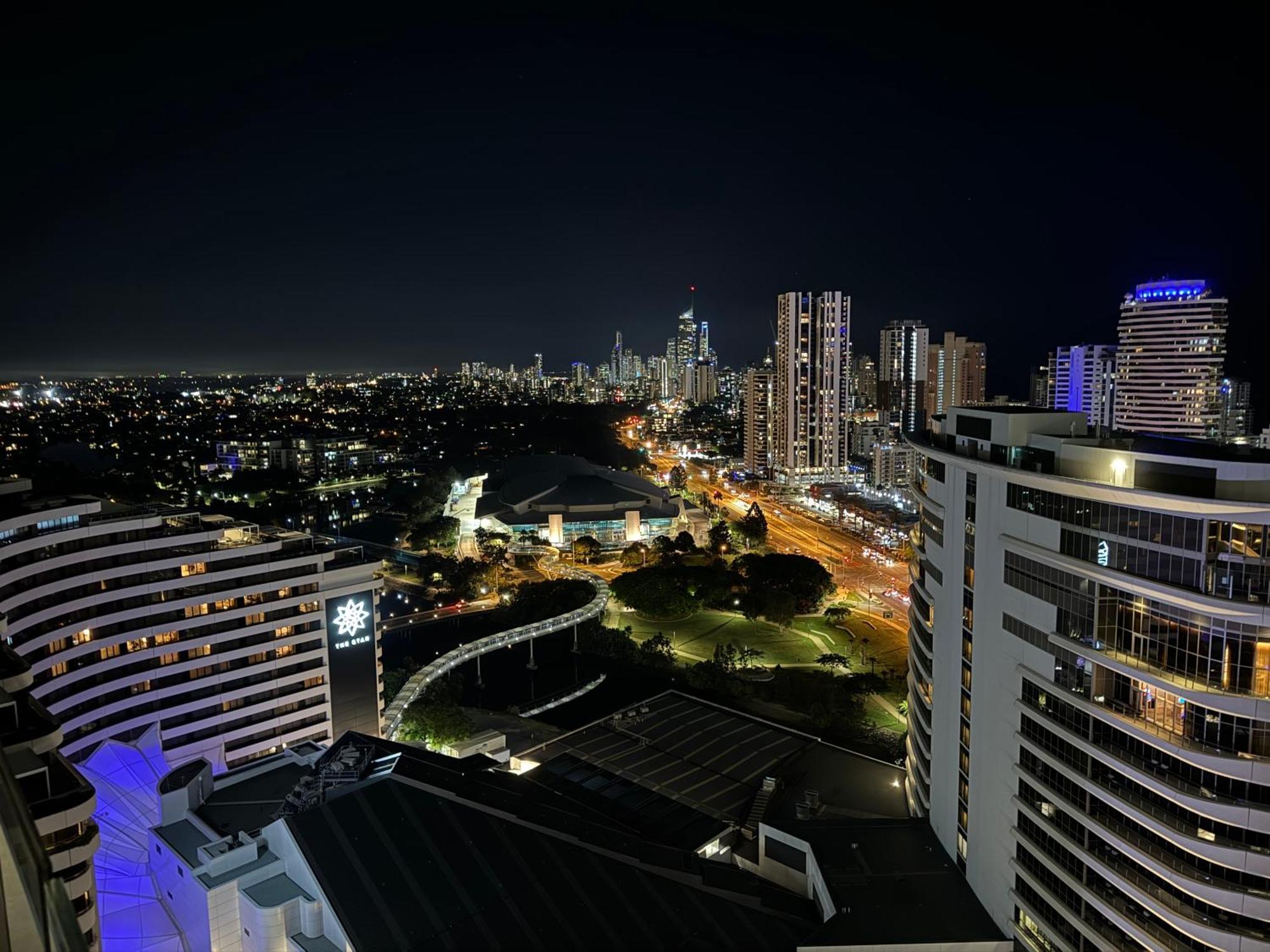 Lamour Ocean View Apartment I In Casino Broadbeach - Free Parking-195Cm Гоулд Коуст Екстериор снимка
